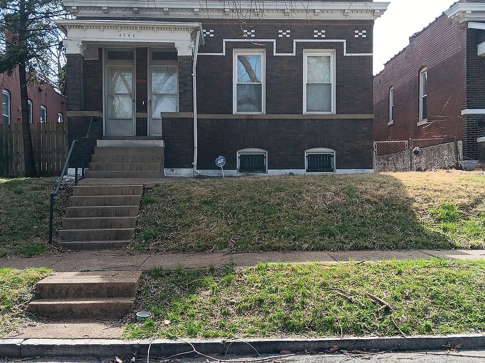 Front view of property for lease.