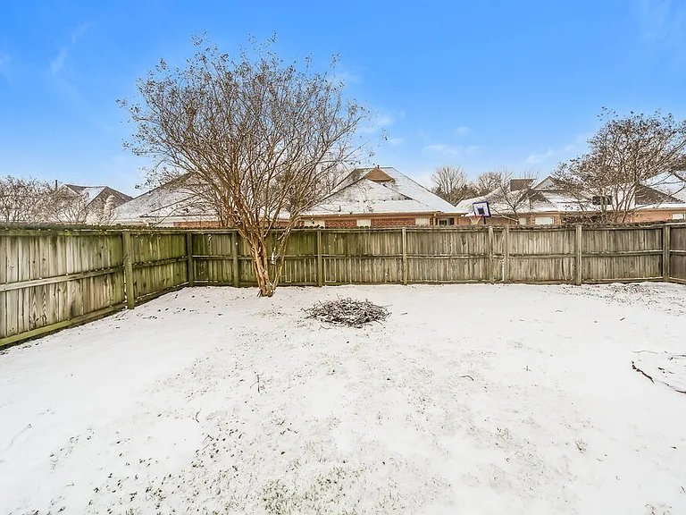 8243 Cross Point Dr — Photo 16