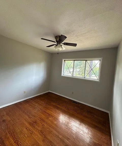 1810 Wendover Dr — Photo 5