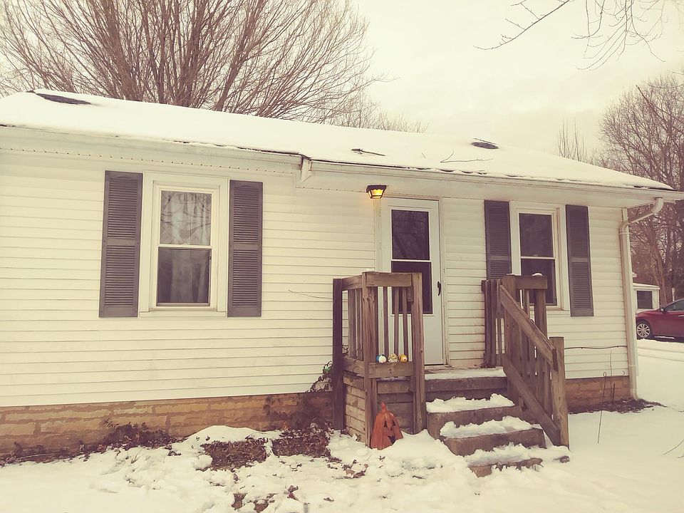 1st image of 908 W Country Club Dr