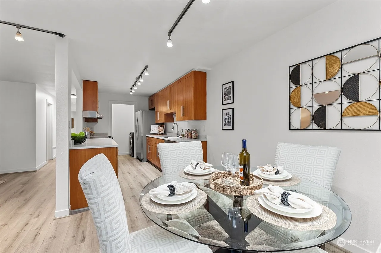 2 bed, 1006 sqft, $3,450 — Photo 4