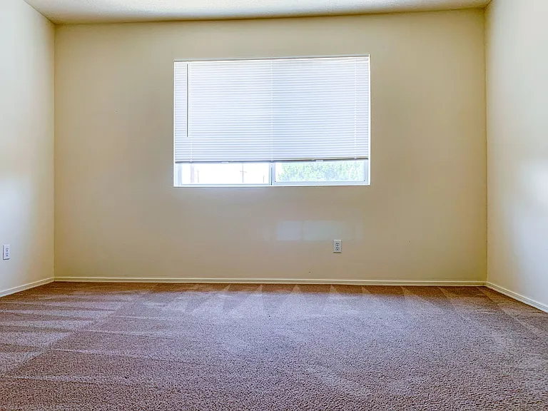 924 Valencia Dr SE — Photo 23