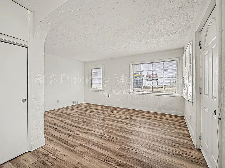 4216 Cleveland Ave — Photo 11