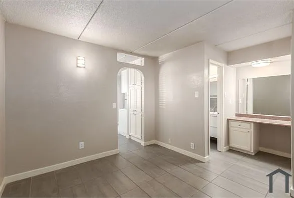 769 E Pierce St #7 — Photo 13