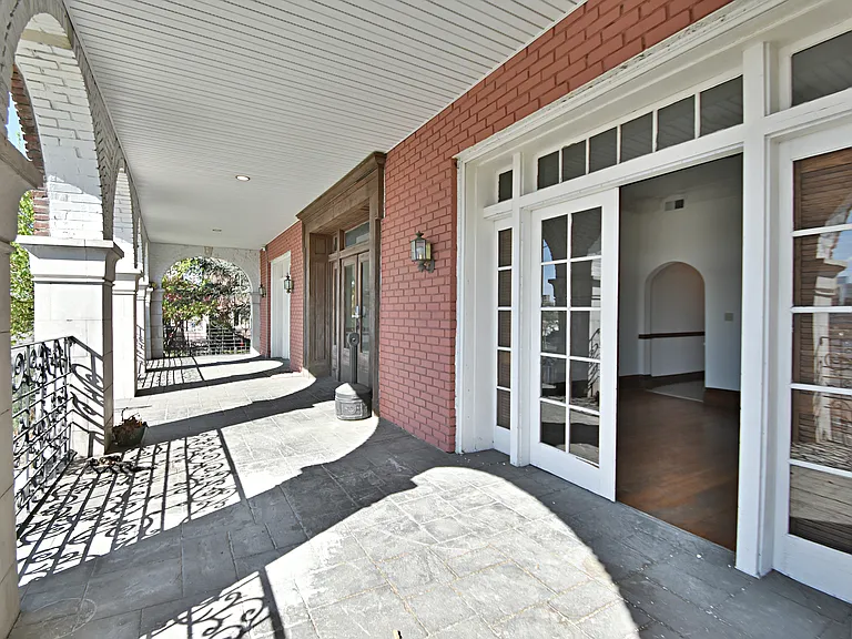 209 W 5th Ave #102 — Photo 12