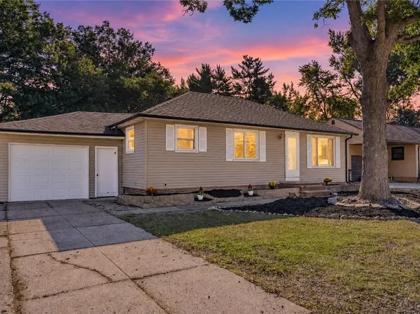 5861 Stearns Rd, North Olmsted, OH 44070