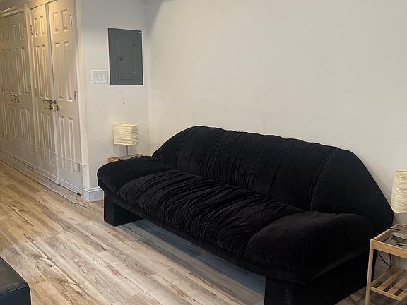 Level 2
Entrance to Living area, kitchen and balcony