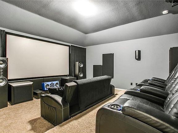 3rd image of 604 Osage Dr