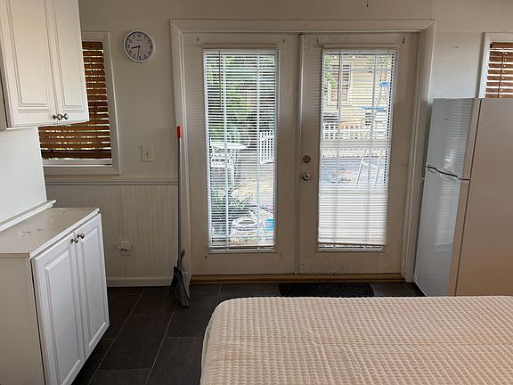 2nd image of 120 SW Ocean Blvd
