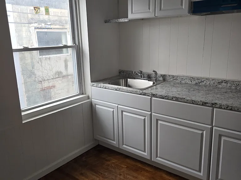 103 Washington Ave #2 — Photo 4