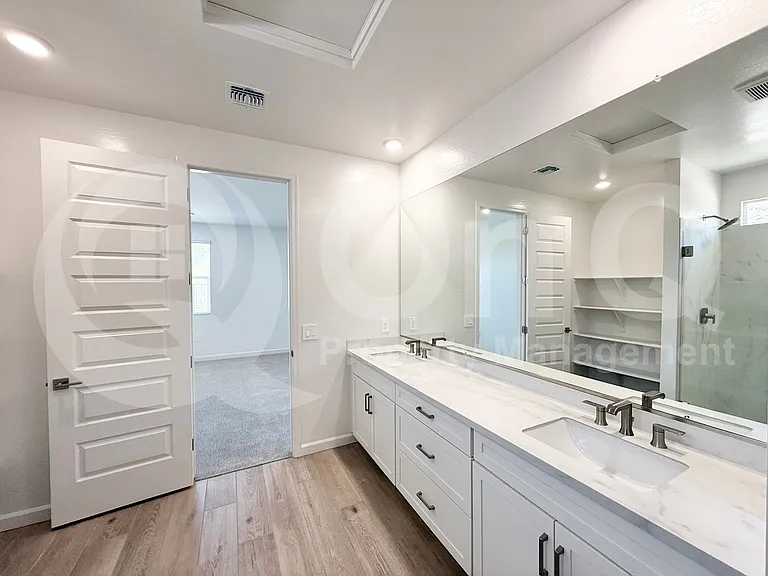10042 S 23rd Ln — Photo 31
