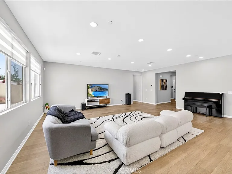 9521 Venetian Way — Photo 42