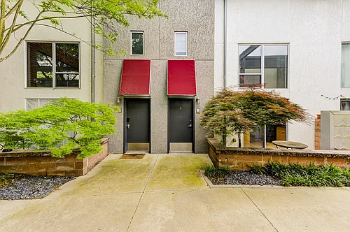 195 Arizona Ave NE Photo 1