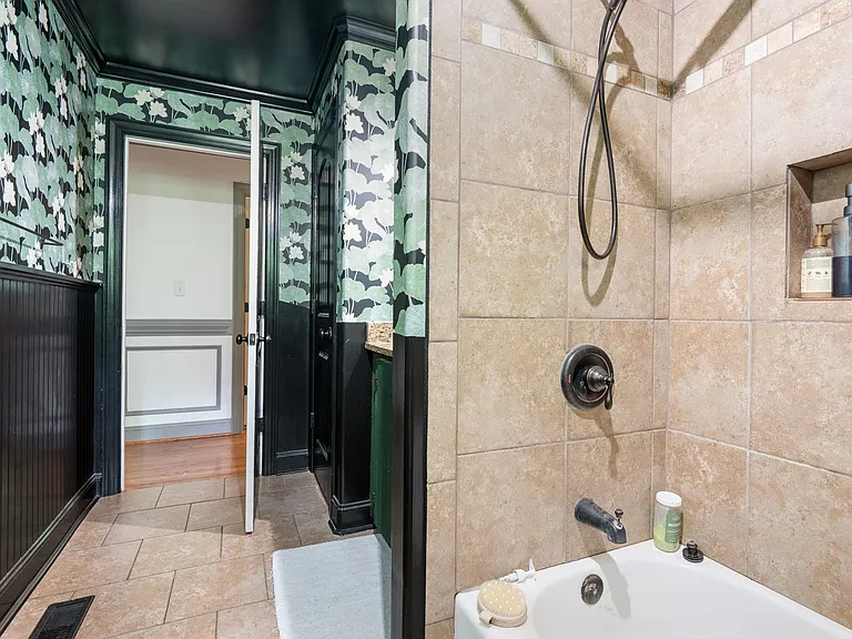 1110 Cherry Dr — Photo 11