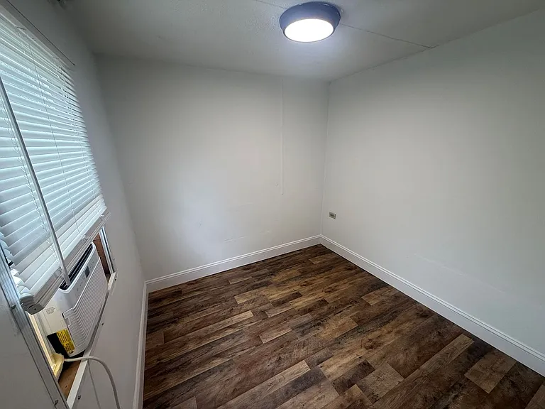 1028 Ruby St — Photo 6