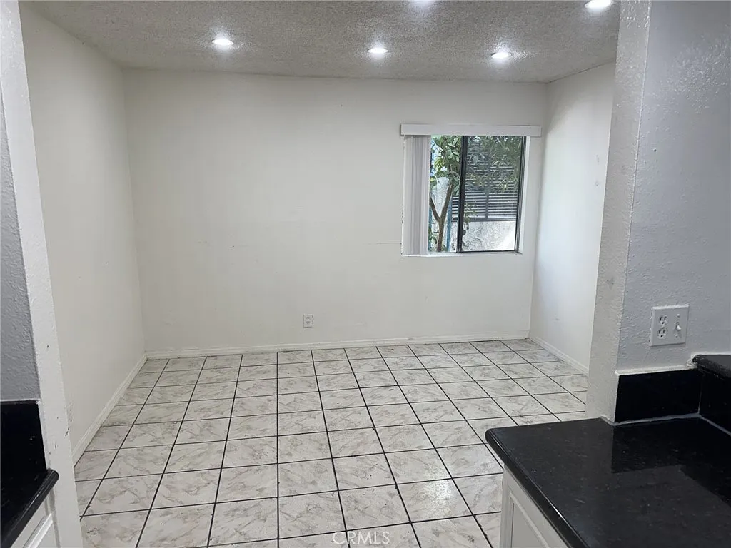 2 bed, 799 sqft, $2,295 — Photo 3