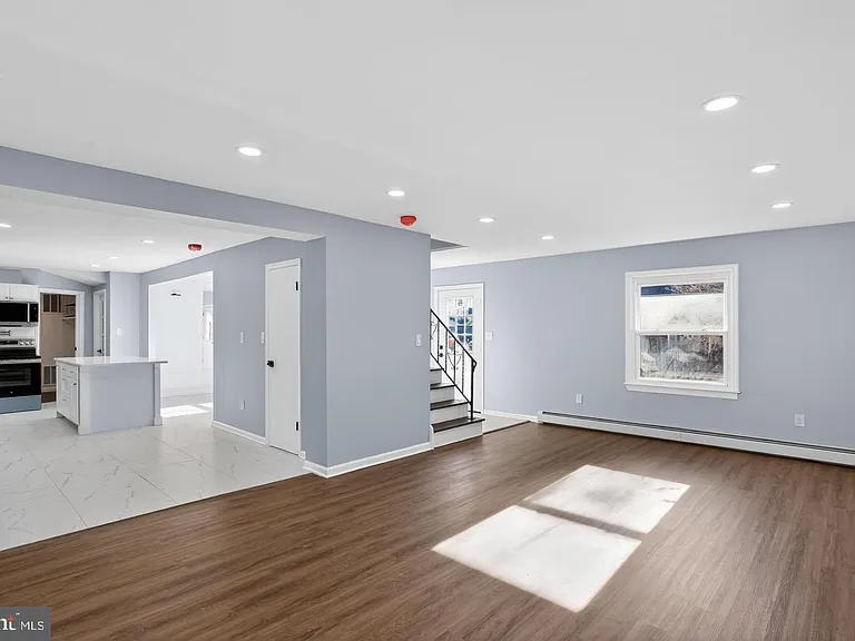 78 Barrington Ln — Photo 3