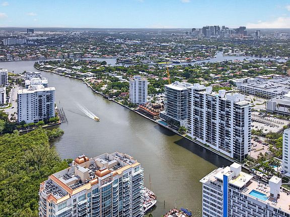 3rd image of 936 Intracoastal Drive #16e