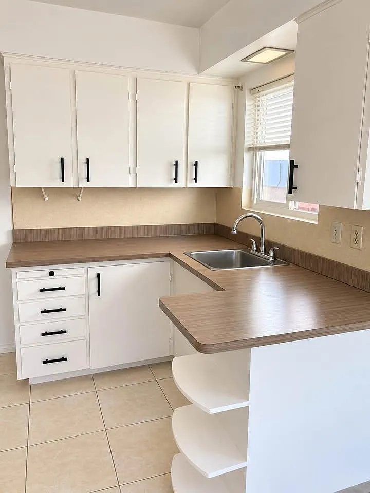 4 bed, 2200 sqft, $4,200 — Photo 4