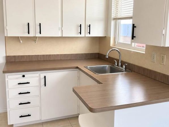 4 bedroom rental in Vancouver — photo 3