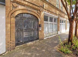 410 Drayton St, Savannah, GA 31401