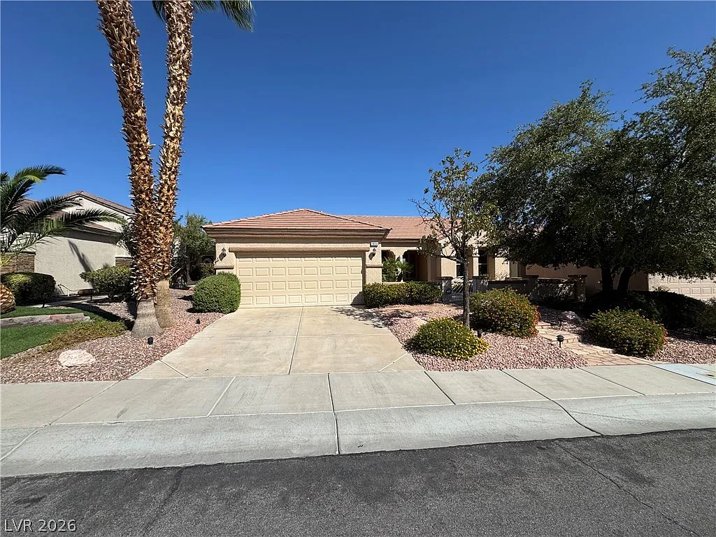 2 bed, 2.0 bath, 1865 sqft, $2,300 — Photo 1