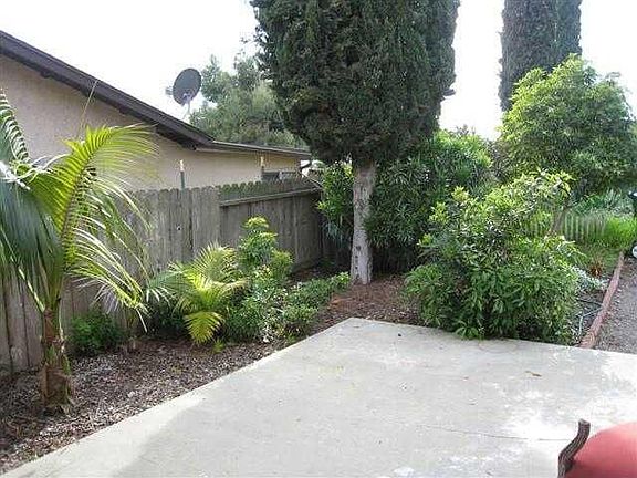 4th image of 1549 Peacock Blvd