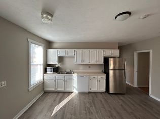 2 Main St APT 3, Leicester, MA 01524