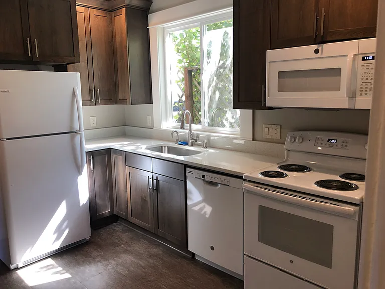 820 SW C Ave — Photo 7