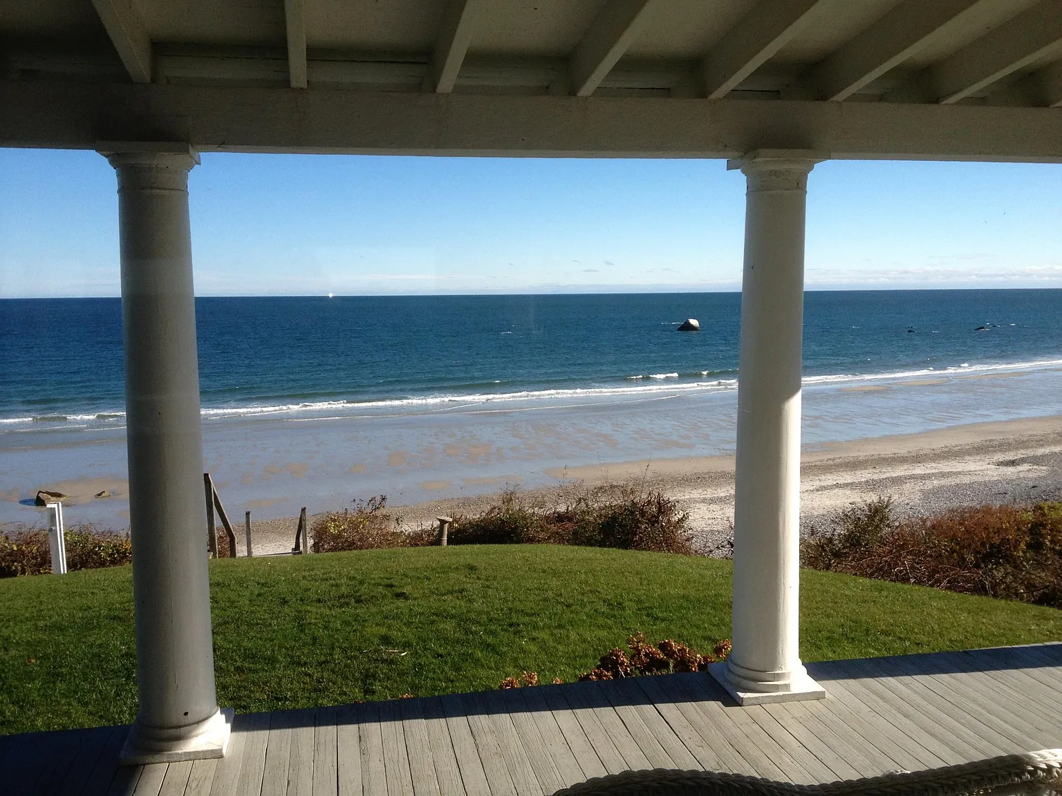 4 bed, 1.5 bath, 1800 sqft, $2,200 — Photo 2