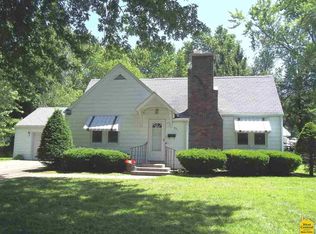 921 Crescent Dr, Sedalia, MO 65301