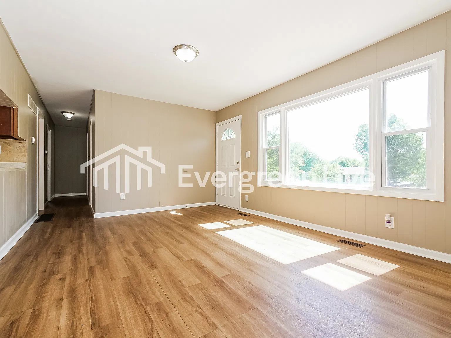 3 bed, 1.0 bath, 1225 sqft, $1,445 — Photo 3