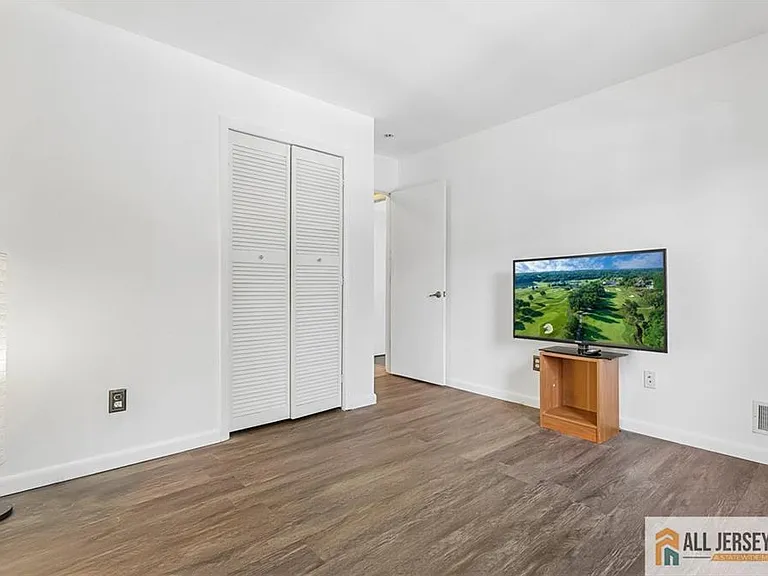138 Orlando St #138 — Photo 13