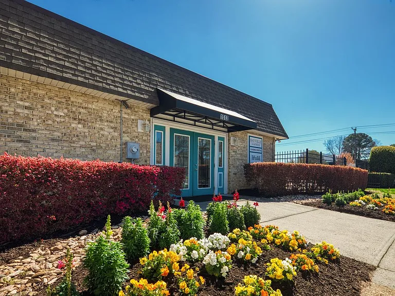 Bayville Apartments — Photo 3
