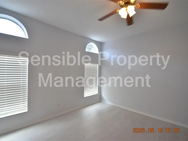 9304 Heritage Oak Ct — Photo 24