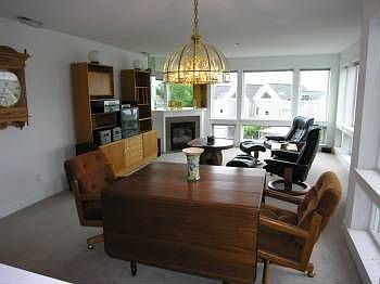 4th image of 520 SE Columbia River Dr APT 215