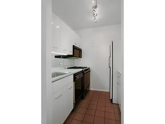 Rented by Corcoran | media 11