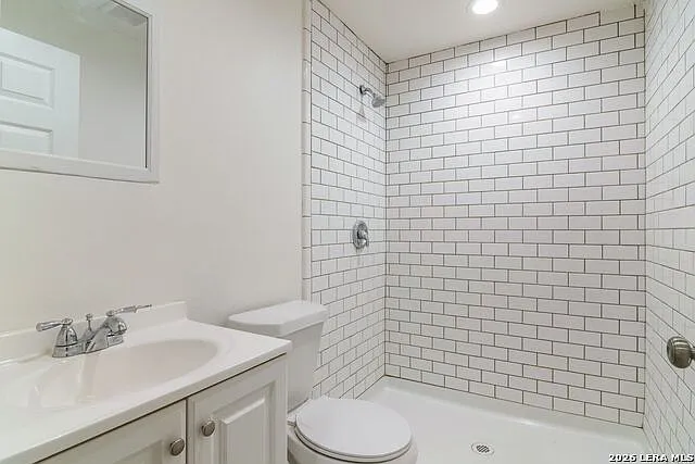 166 El Monte Blvd #2 — Photo 9