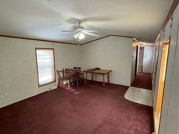 4th image of 604 Deana Way