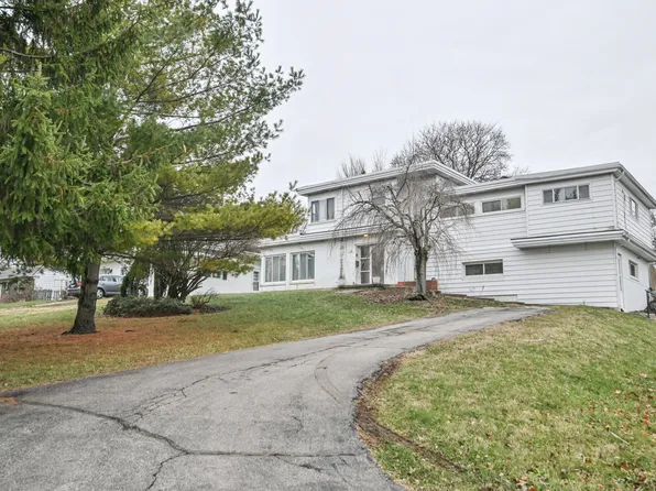 843 Tanglewood Dr, Springfield, OH 45504