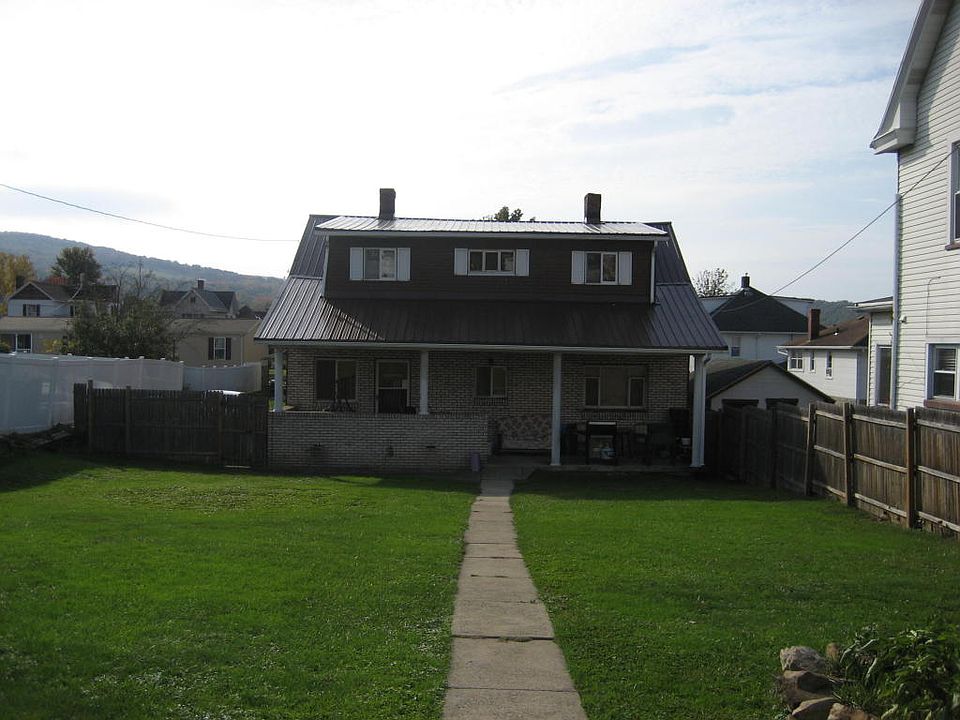 2nd image of 405 E Washington Ave