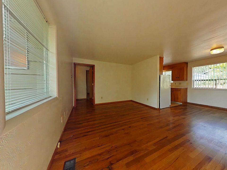 1st image of 704 NW 14th St #0