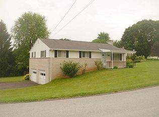 11 Appleton Dr, Red Lion, PA 17356