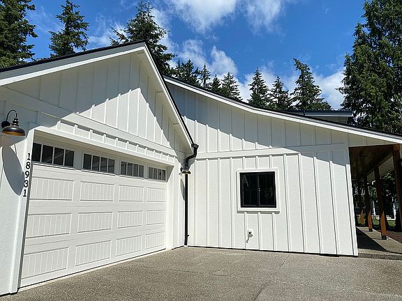3rd image of 18931 Marine Dr