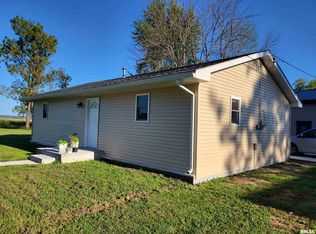 310 E Sweet St, Hull, IL 62343