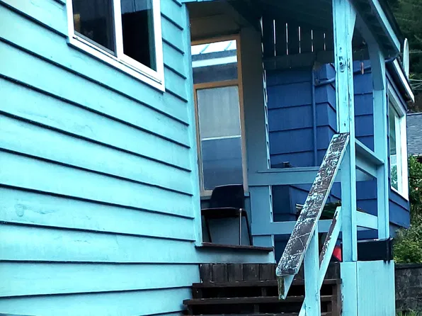 529 Pine St, Ketchikan, AK 99901
