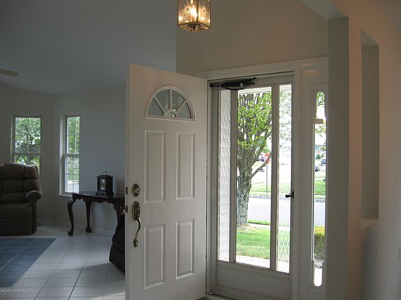 2nd image of 44 Portsmouth Dr