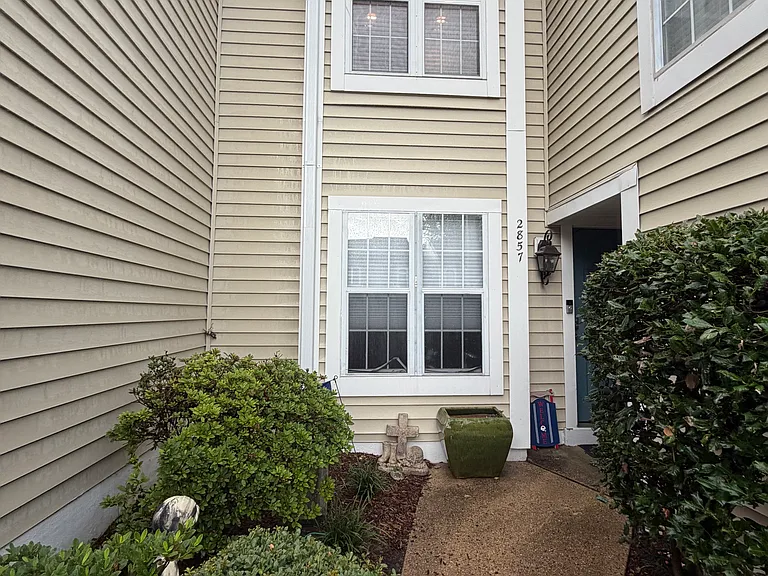 2857 Yarling Ct — Photo 18