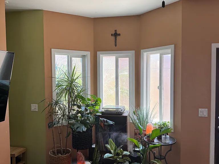 3731 E 15th St — Photo 4