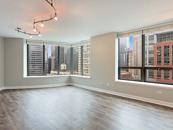 2nd image of 400 N La Salle Dr APT 1605